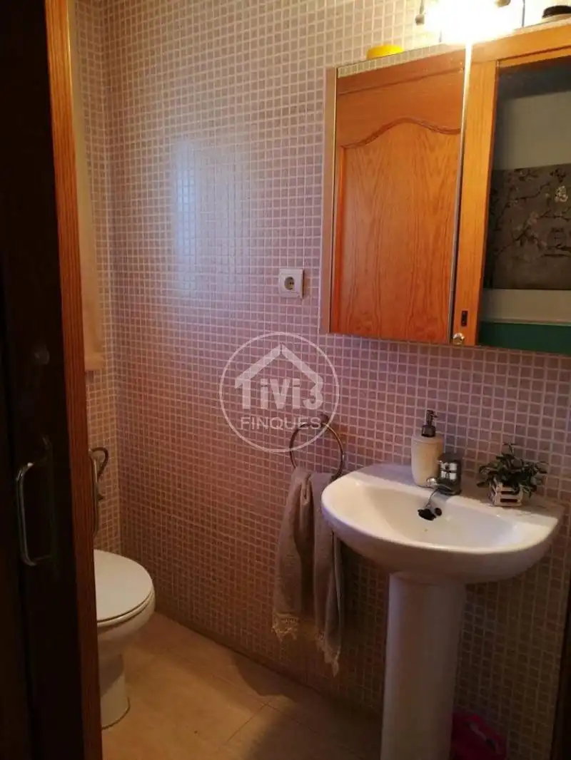 Baño de Casa adosada en venta en Mont-roig del Camp con Aire acondicionado, Calefacción y Terraza
