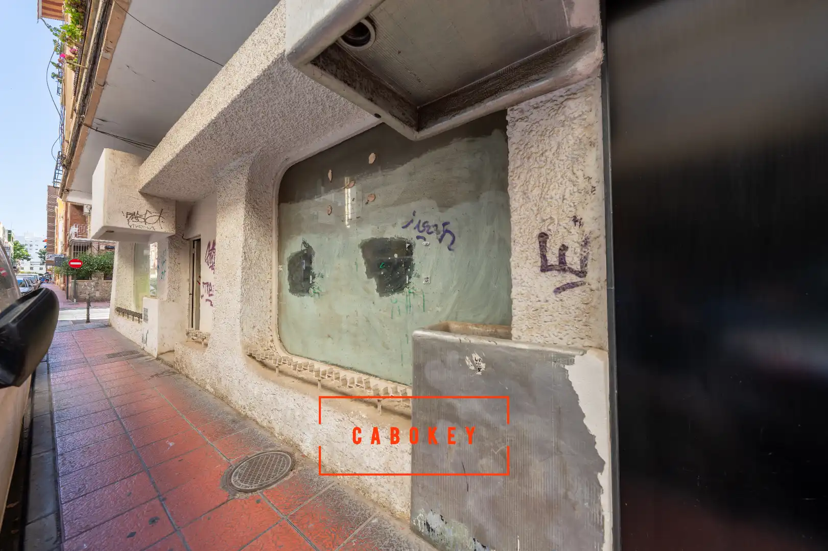 Vista exterior de Local en venta en  Almería Capital