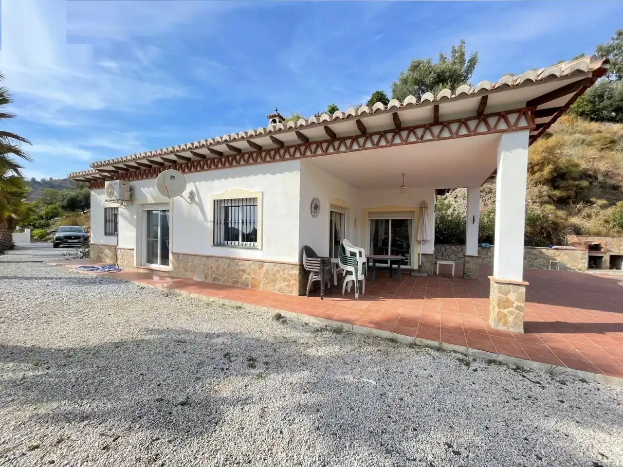 Vista exterior de Casa o xalet en venda en Torrox amb Jardí privat, Piscina i Moblat