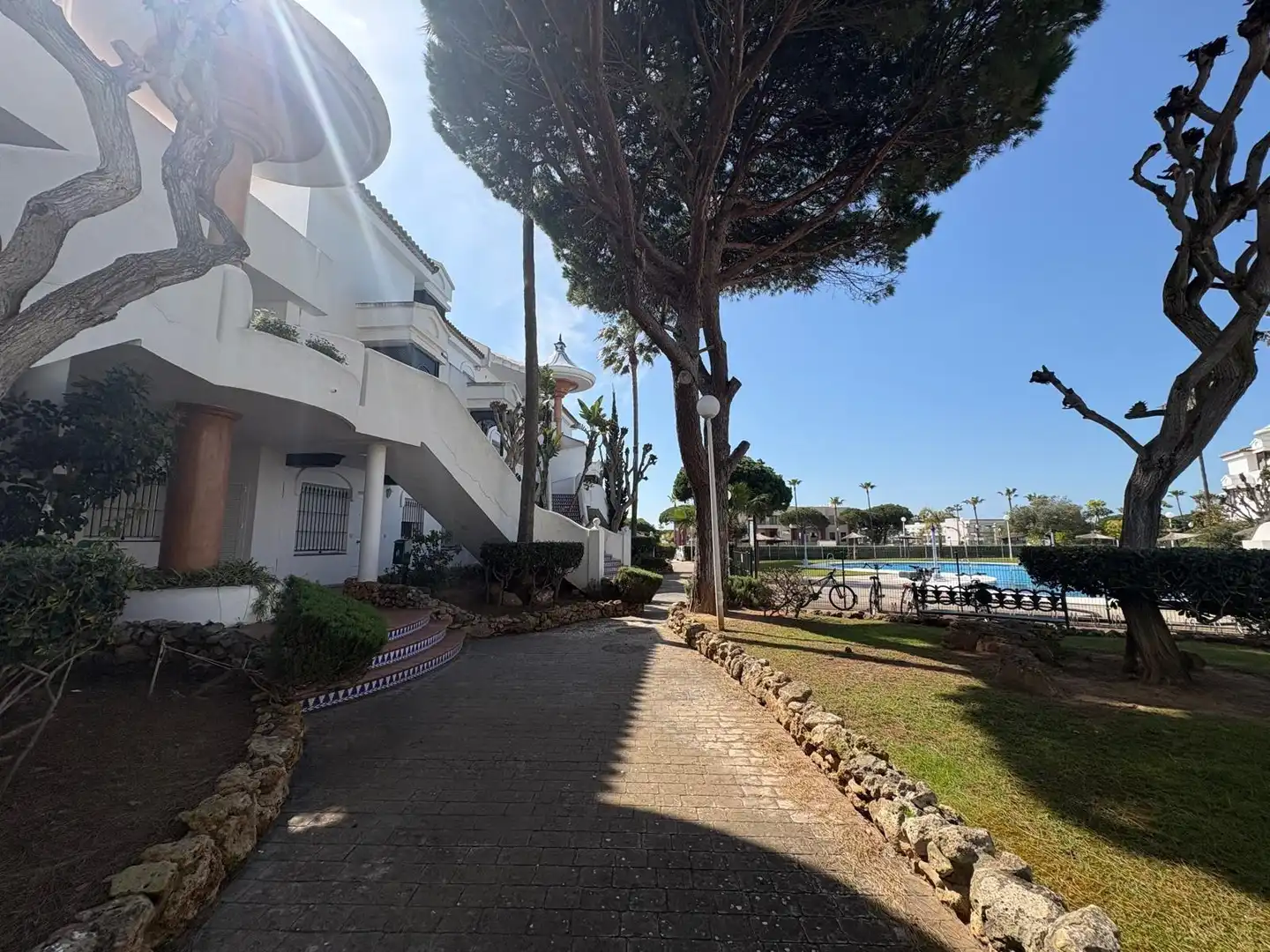 Exterior view of Apartments for rent in Chiclana de la Frontera  with Furnished and Community pool