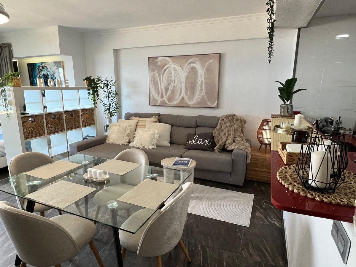 Sala d'estar de Estudi en venda en Marbella amb Aire condicionat, Calefacció i Piscina