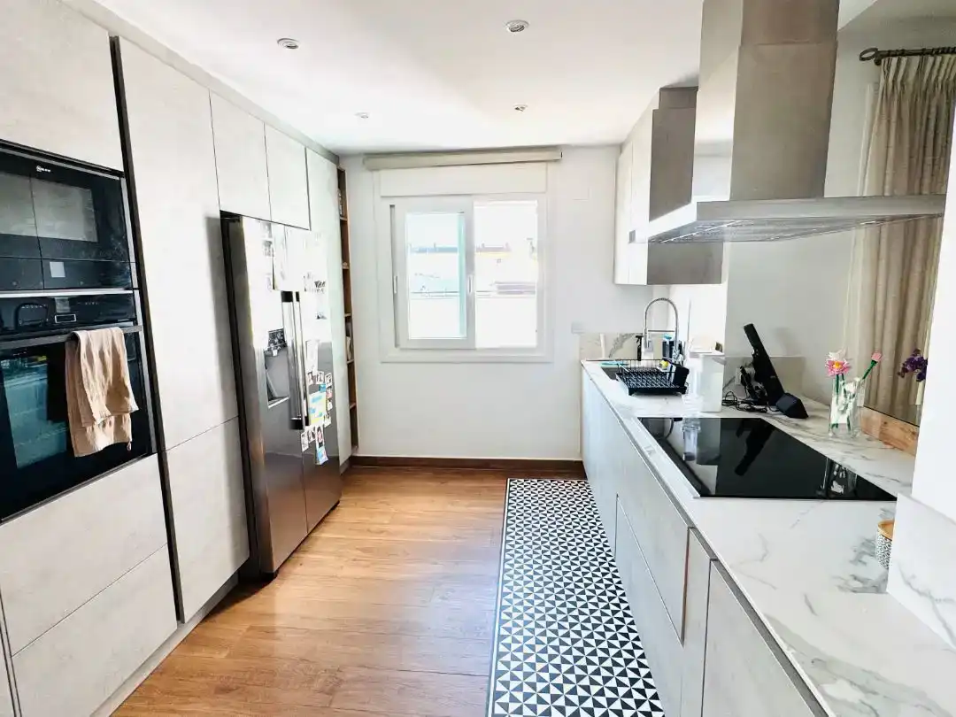 Cocina de Dúplex en venta en Marbella con Aire acondicionado, Terraza y Piscina