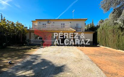 Exterior view of House or chalet for sale in Palma del Río  with Air Conditioner, Swimming Pool and Balcony