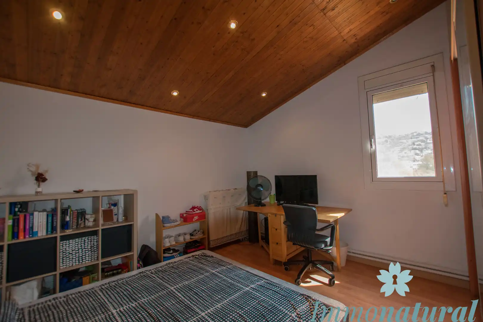 Dormitori de Casa o xalet en venda en Torrelles de Llobregat amb Calefacció, Jardí privat i Parquet
