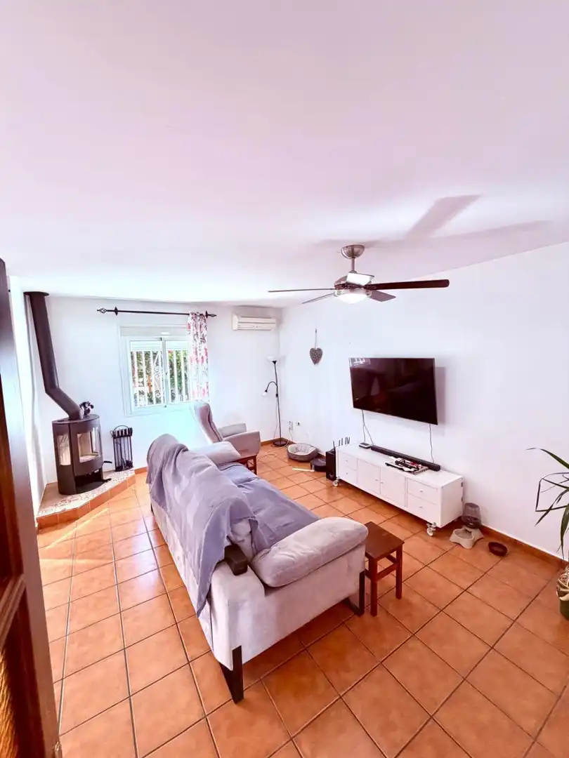 Living room of Houses for sale in Fuengirola  with Air Conditioner, Heating and Private garden