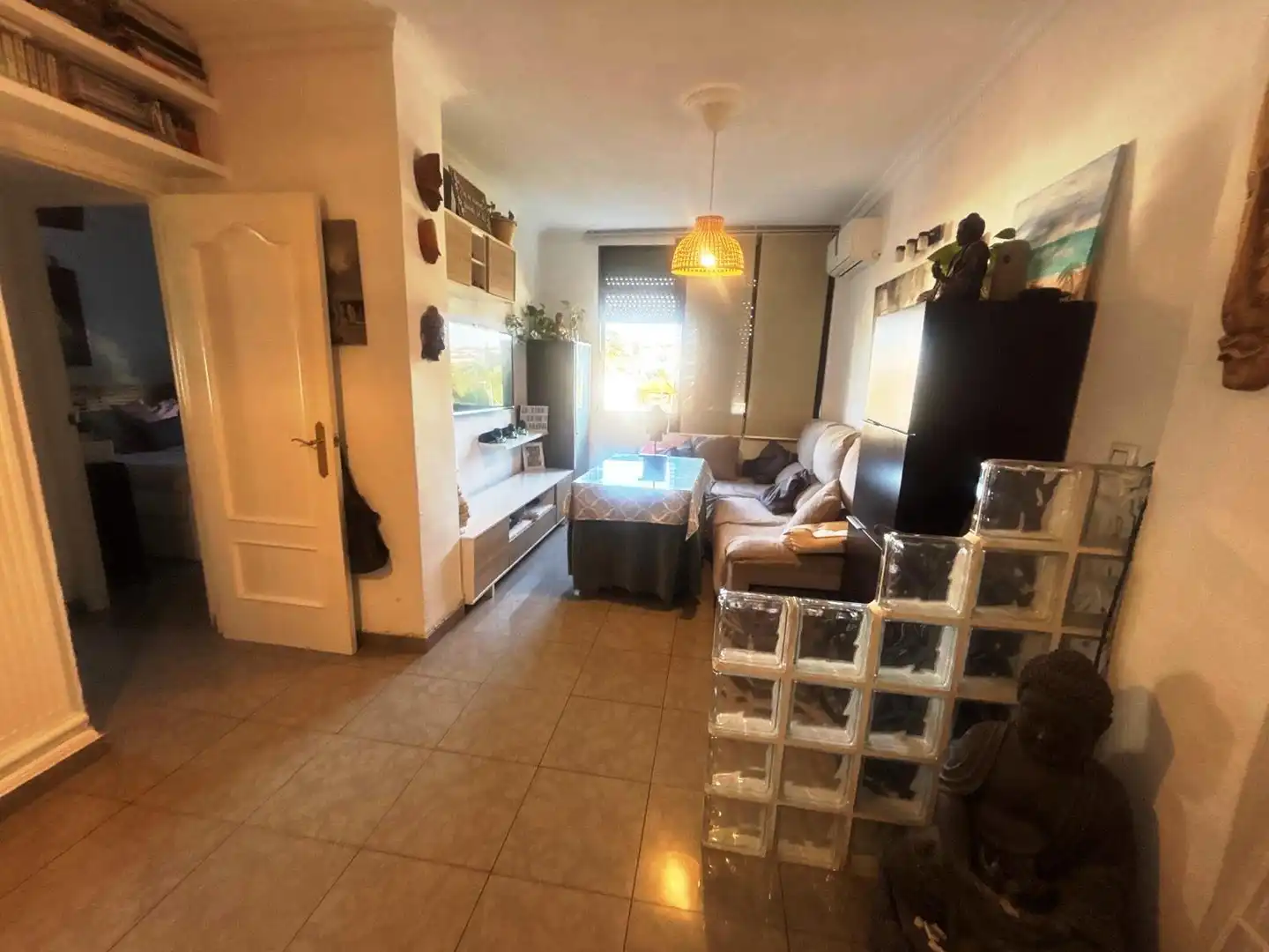 Wohnzimmer von Wohnung zum Verkauf in Gines mit Klimaanlage und Gemeinschaftspool