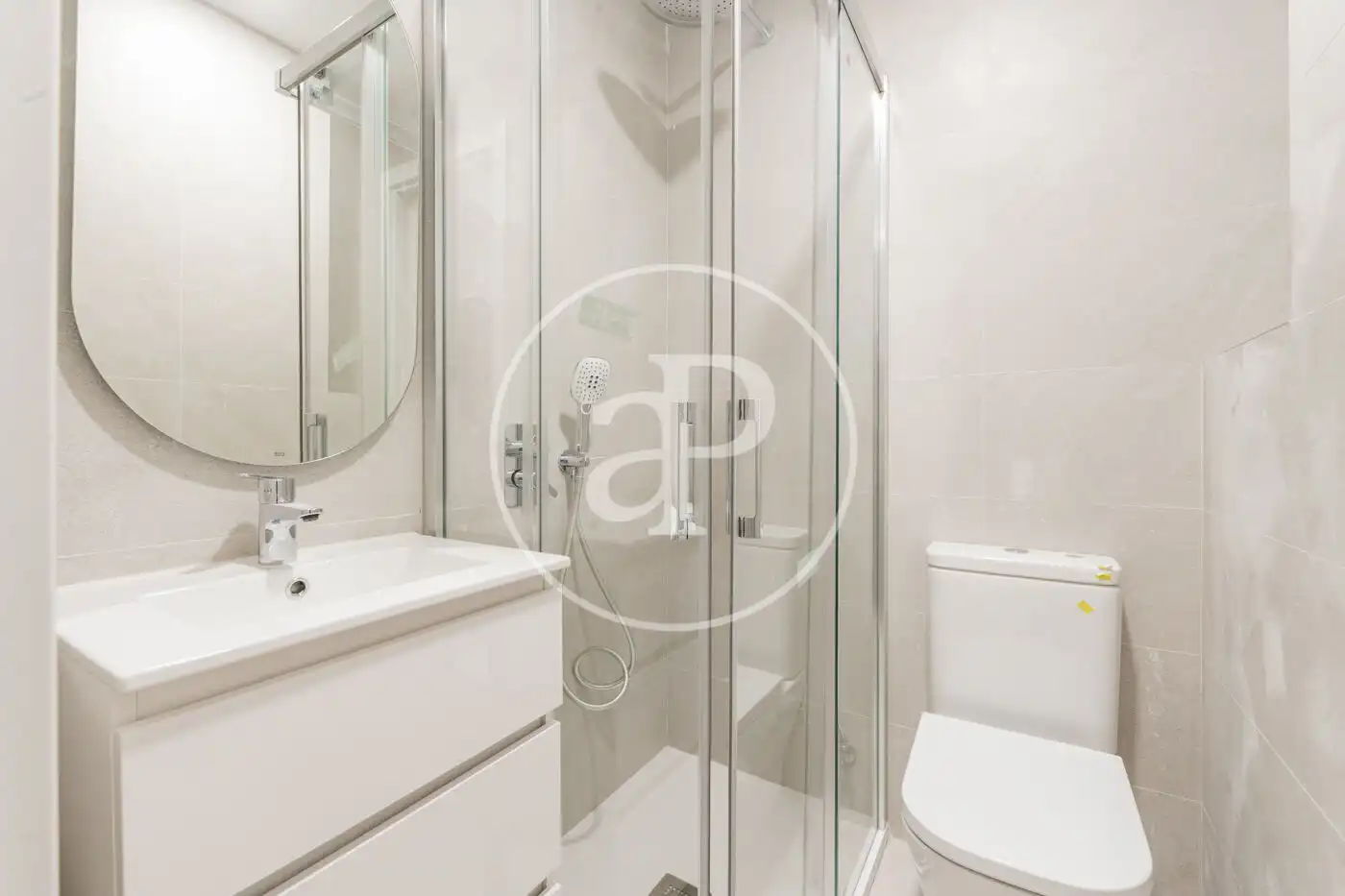 Baño de Piso en venta en Madrid con Calefacción y Amueblado
