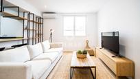 Living room of Flat for sale in  Madrid Capital