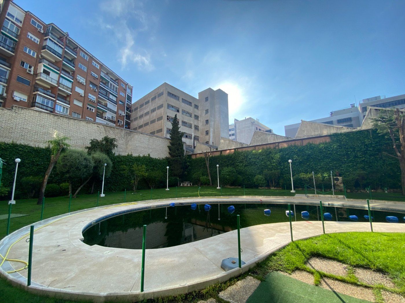 Swimming pool of Flat to rent in  Madrid Capital  with Air Conditioner, Heating and Private garden