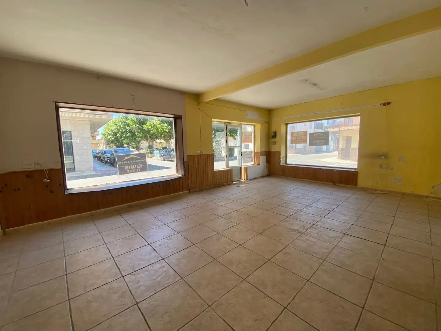 Business premises for sale in Moraleja