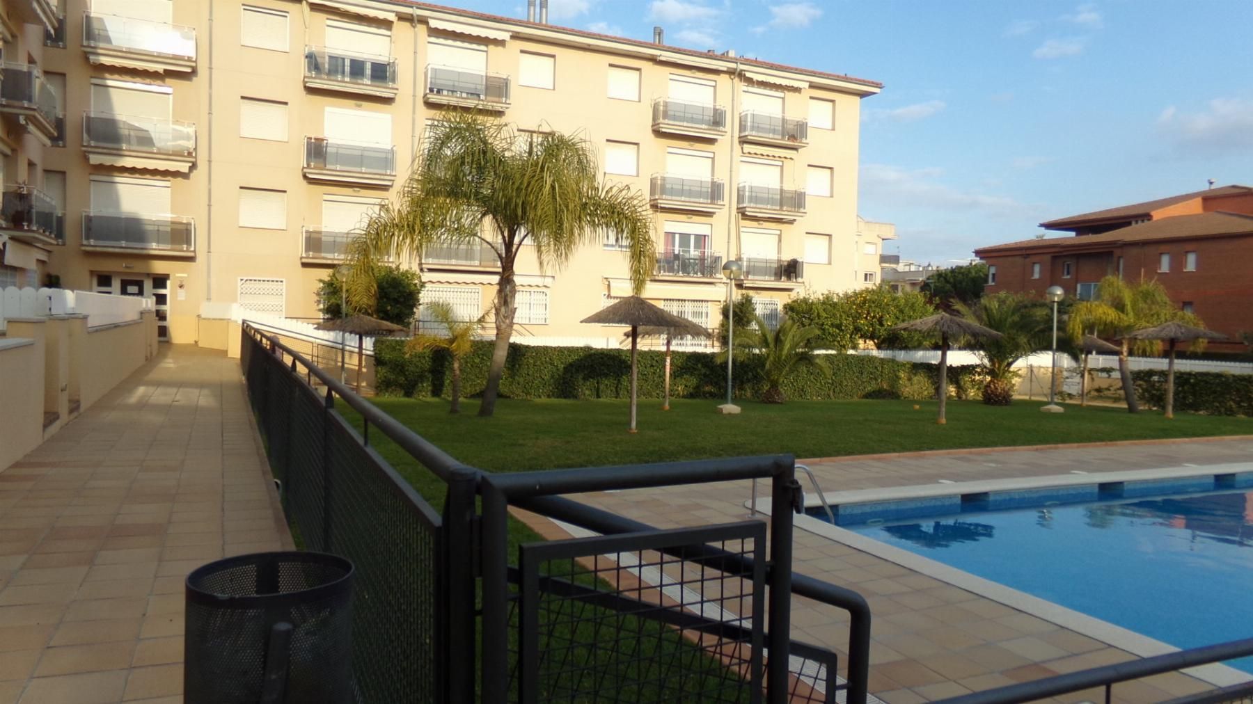 Swimming pool of Apartment for sale in El Vendrell  with Air Conditioner, Heating and Terrace