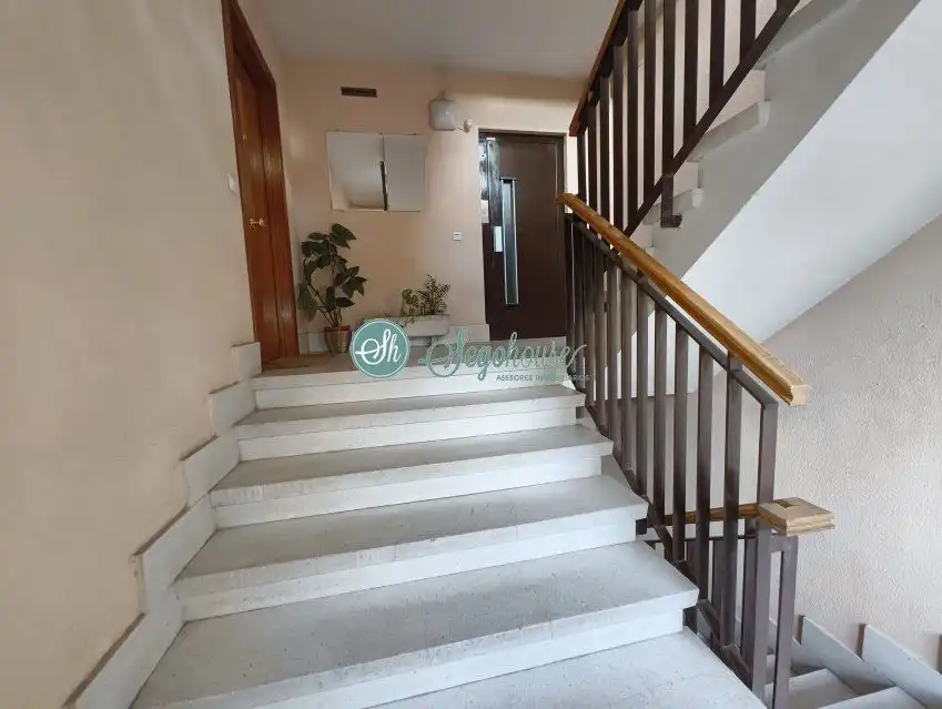 Piso en venta en Segovia con Calefacción, Terraza y Trastero