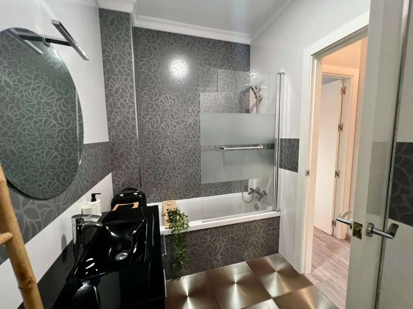 Baño de Piso en venta en Lepe con Aire acondicionado, Calefacción y Terraza