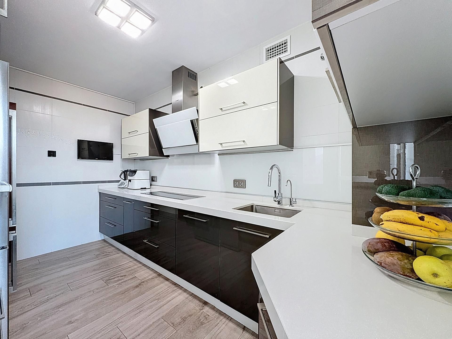 Cocina de Piso en venta en Alhaurín de la Torre con Aire acondicionado, Trastero y Piscina comunitaria