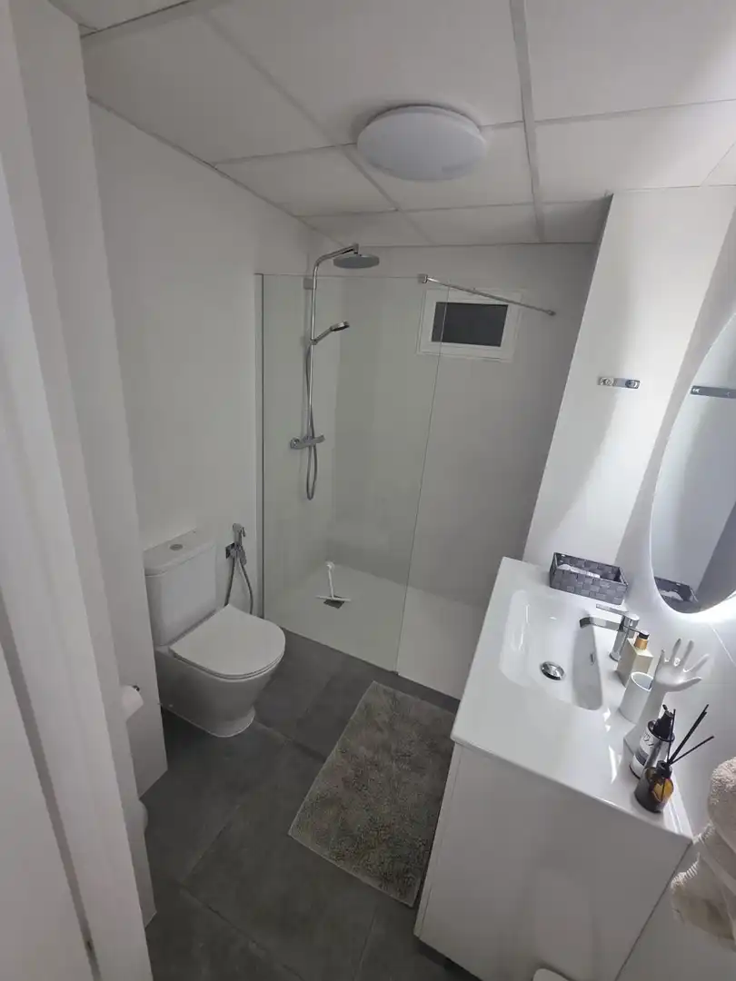 Bathroom of Flat for sale in Villajoyosa / La Vila Joiosa  with Air Conditioner and Community pool