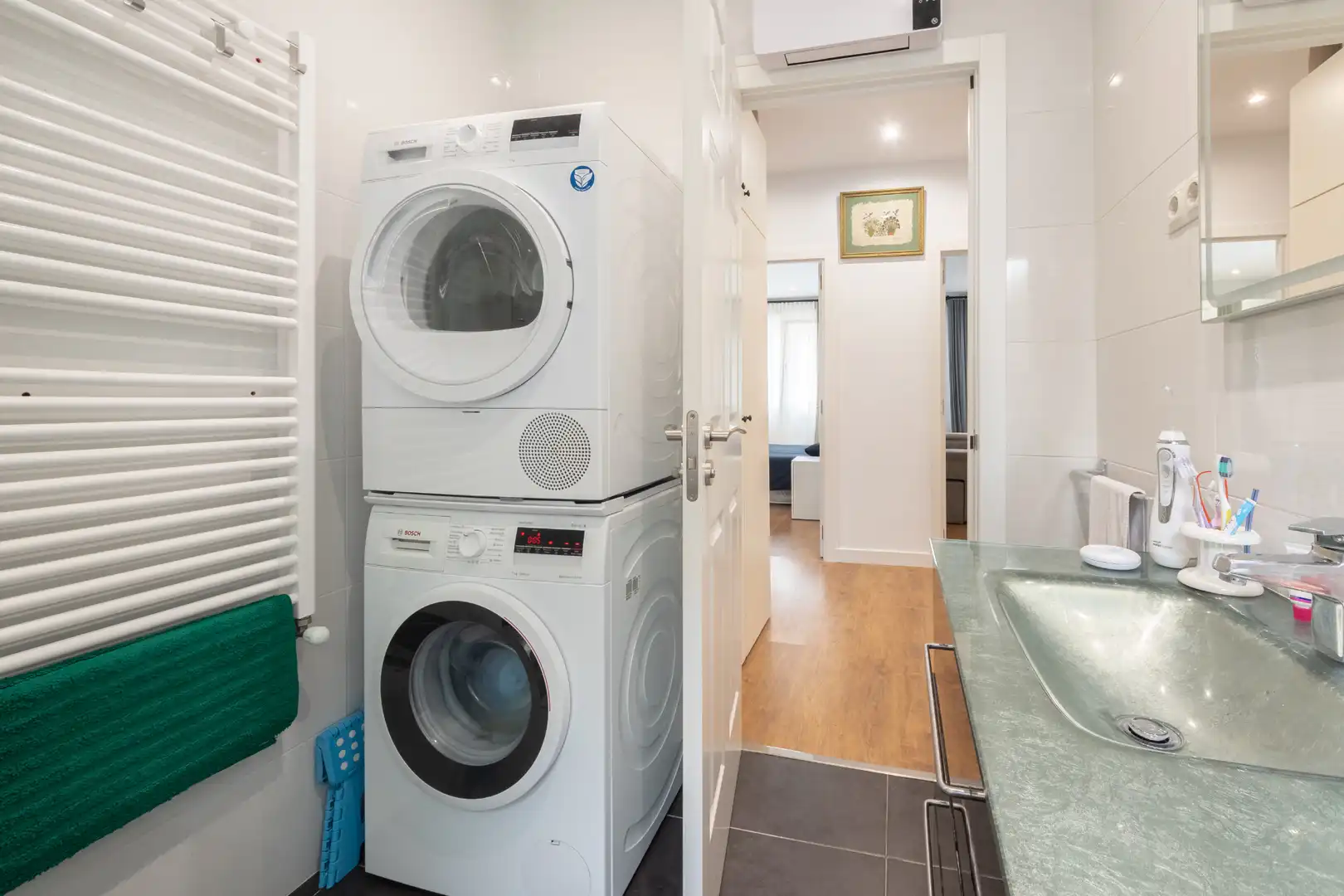 Bathroom of Flat for sale in Bilbao   with Heating, Parquet flooring and Furnished