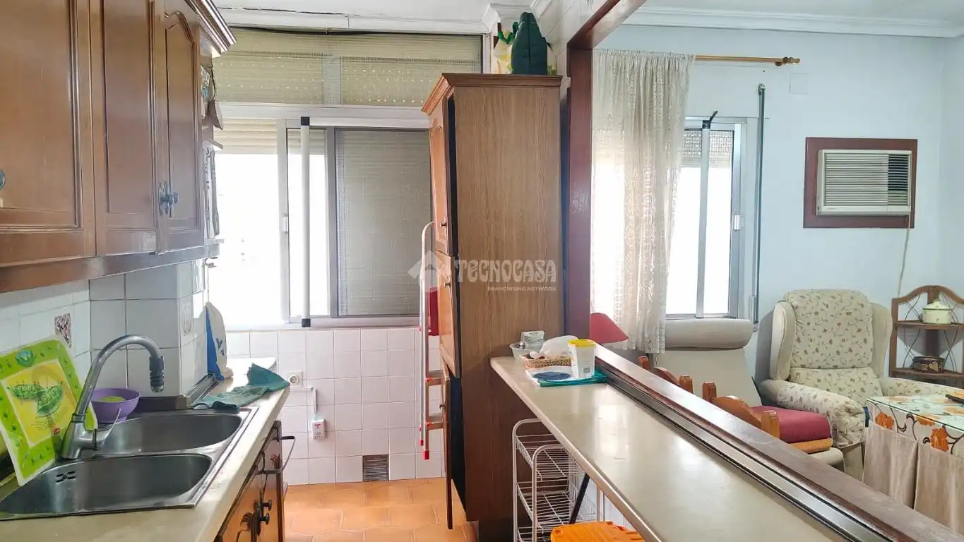 Kitchen of Flat for sale in Sevilla