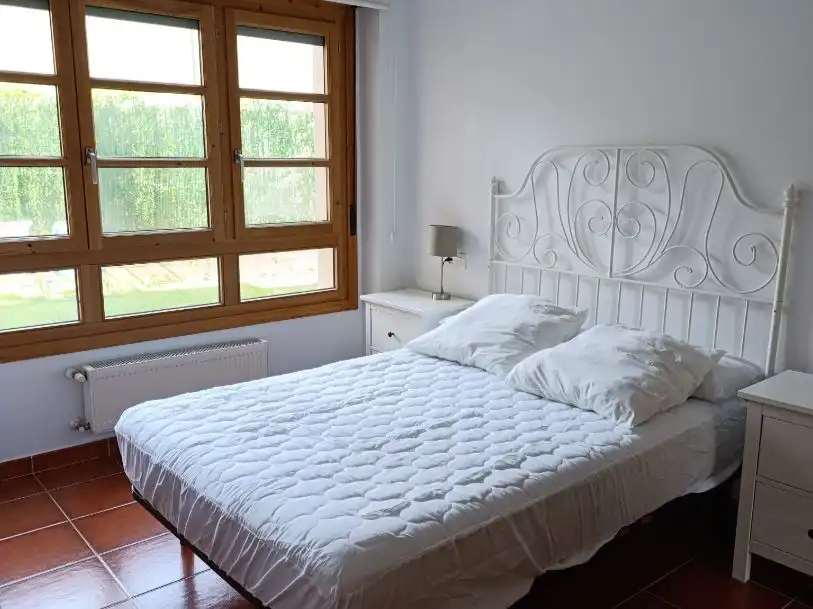 Schlafzimmer von Wohnungen zur Miete in Muros de Nalón mit Heizung, Privatgarten und Terrasse