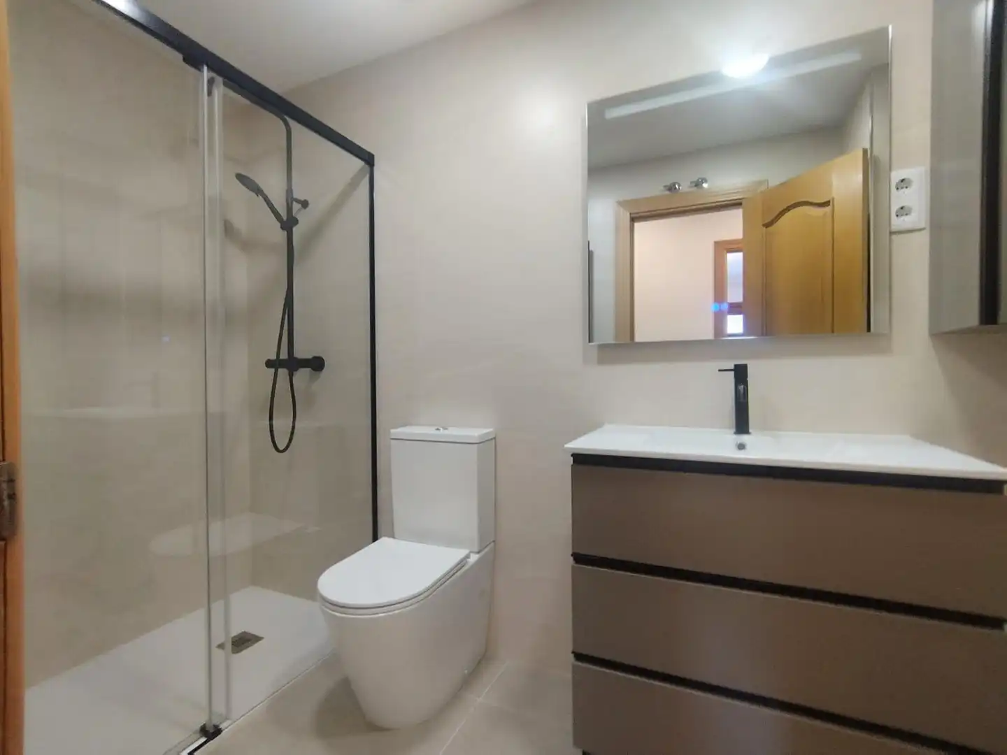 Baño de Piso de alquiler en Alcalá de Henares con Aire acondicionado y Calefacción