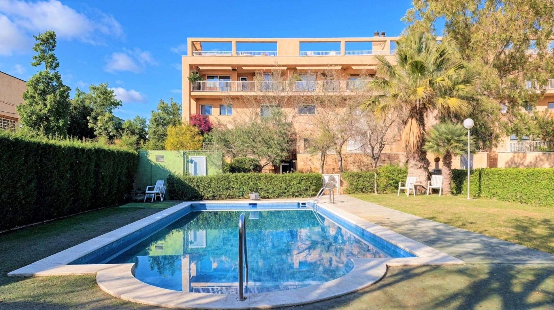 Swimming pool of Duplex for sale in Reus  with Heating, Private garden and Terrace