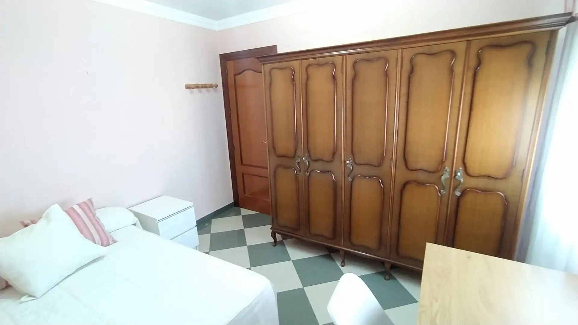 Habitación de Piso de alquiler en Málaga con Aire acondicionado y Amueblado