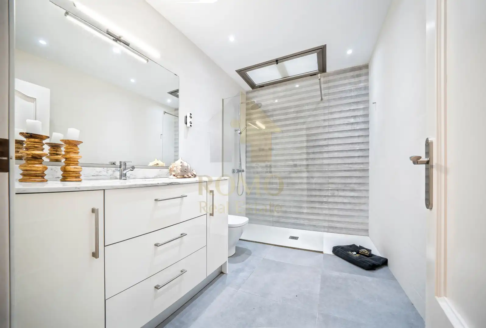 Baño de Casa o chalet en venta en Santa Perpètua de Mogoda con Aire acondicionado, Calefacción y Jardín privado