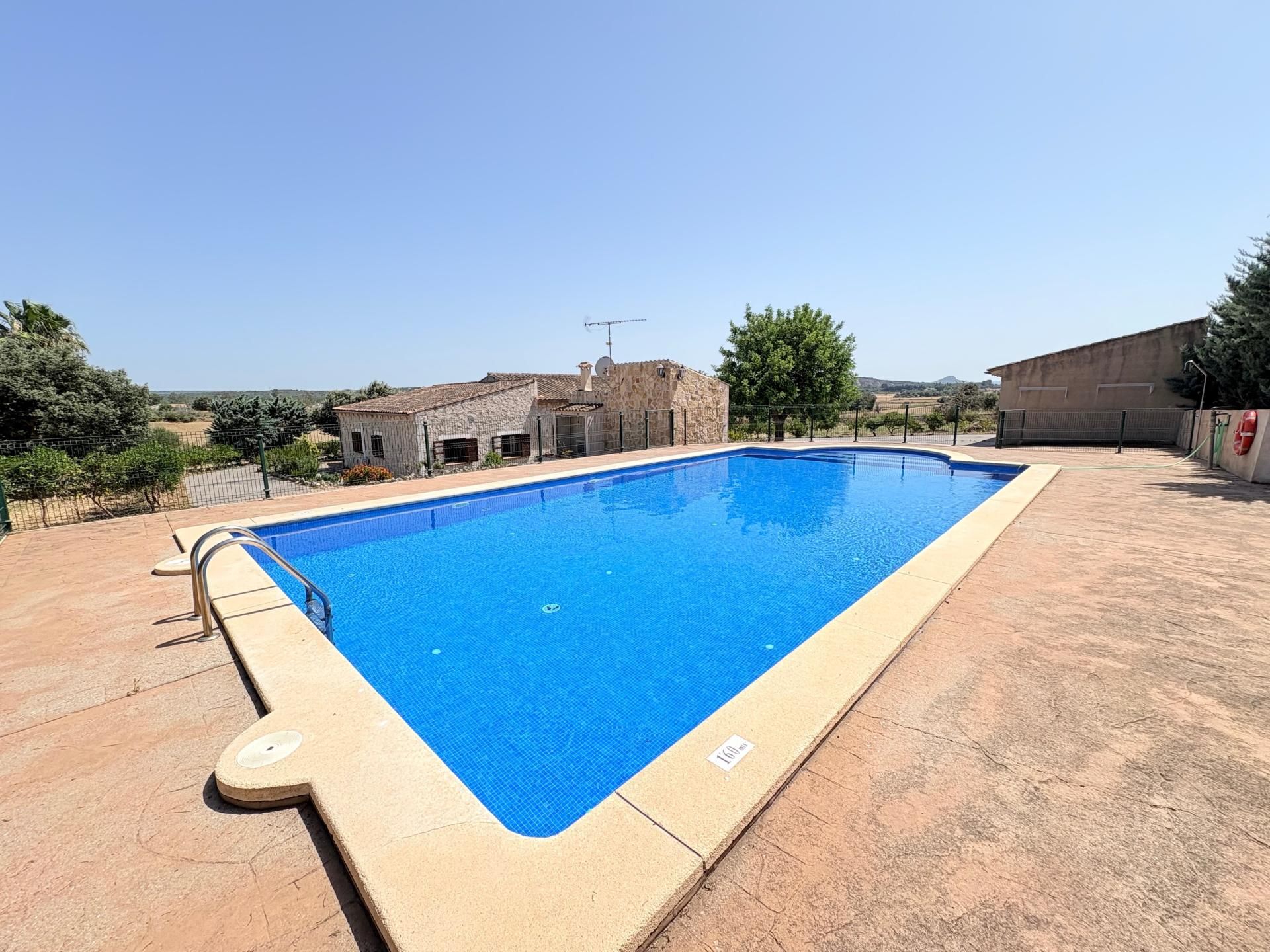 Swimming pool of Country house to rent in Maria de la Salut  with Air Conditioner, Heating and Terrace
