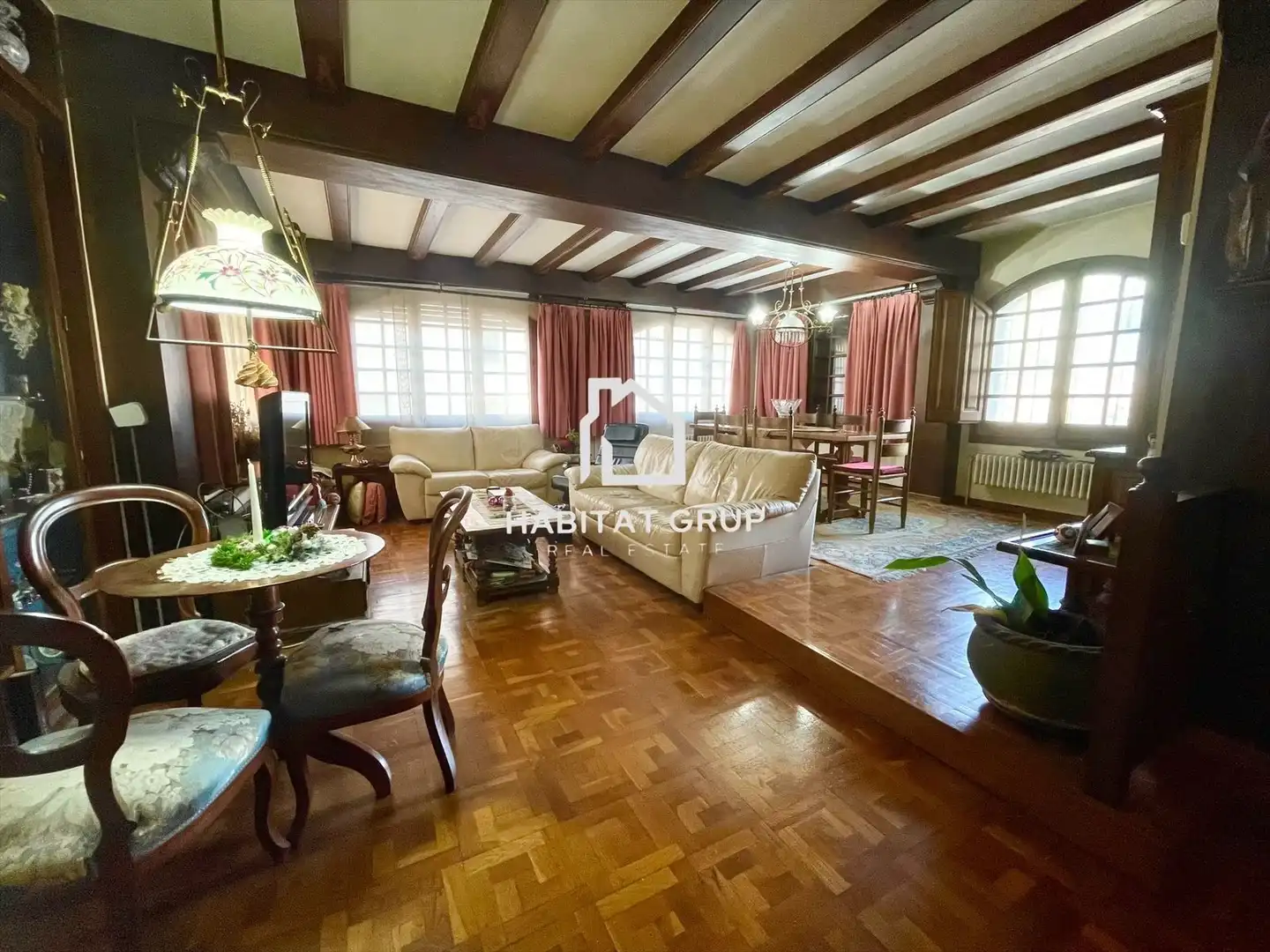Sala d'estar de Casa o xalet en venda en Girona amb Aire condicionat, Calefacció i Jardí privat