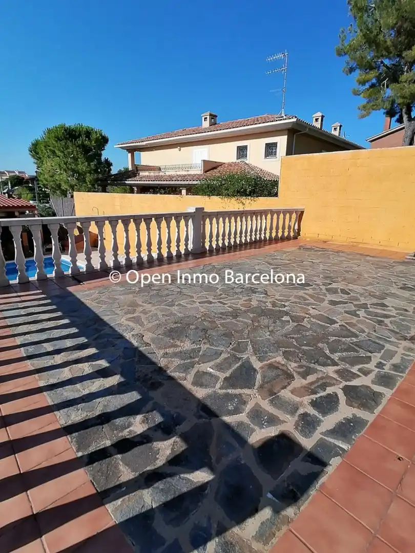 Houses for sale in Avenida MONTSENY, Mas d'En Serra - Els Cards
