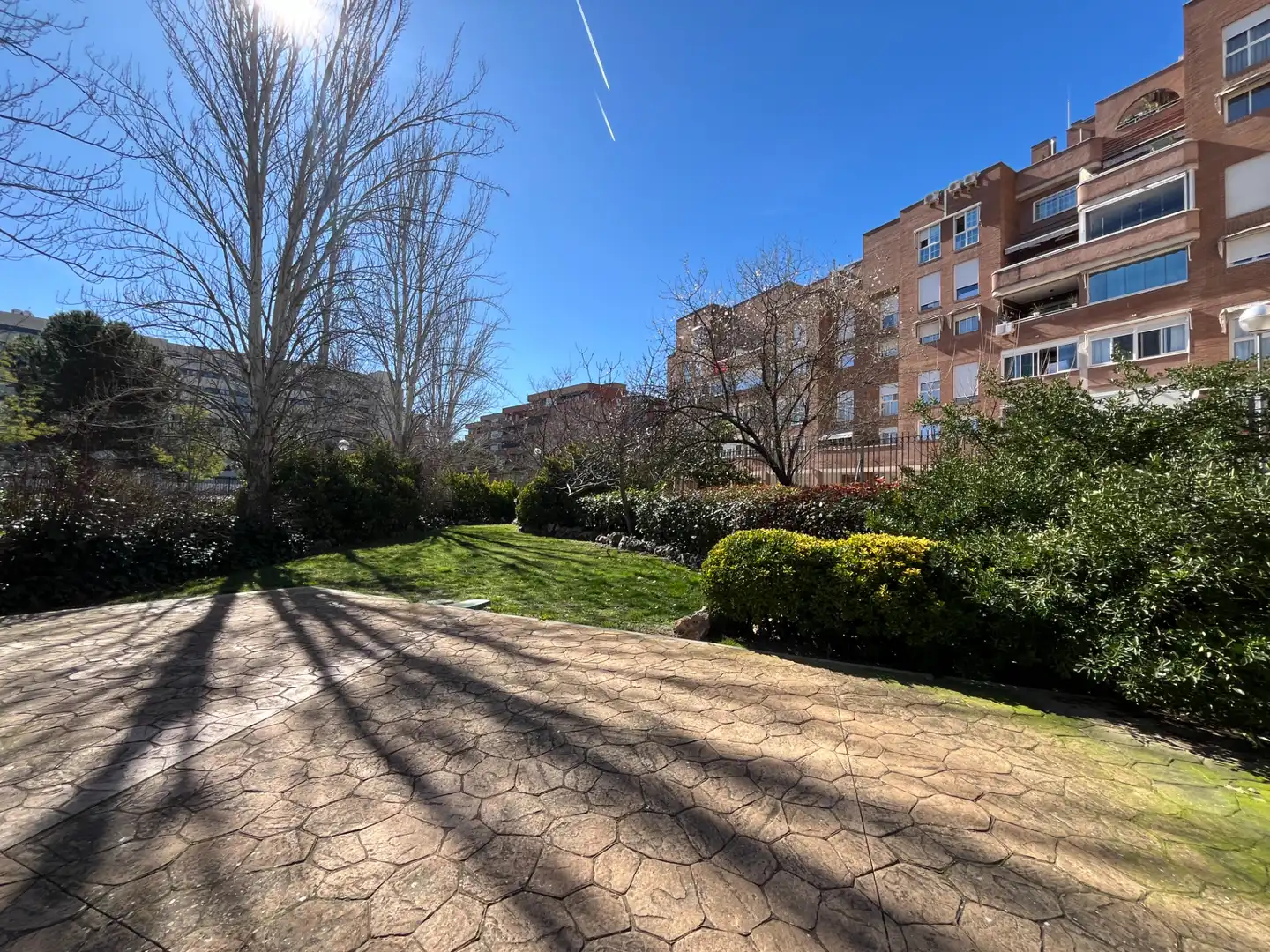 Exterior view of Flat for sale in Torrejón de Ardoz  with Air Conditioner, Heating and Private garden