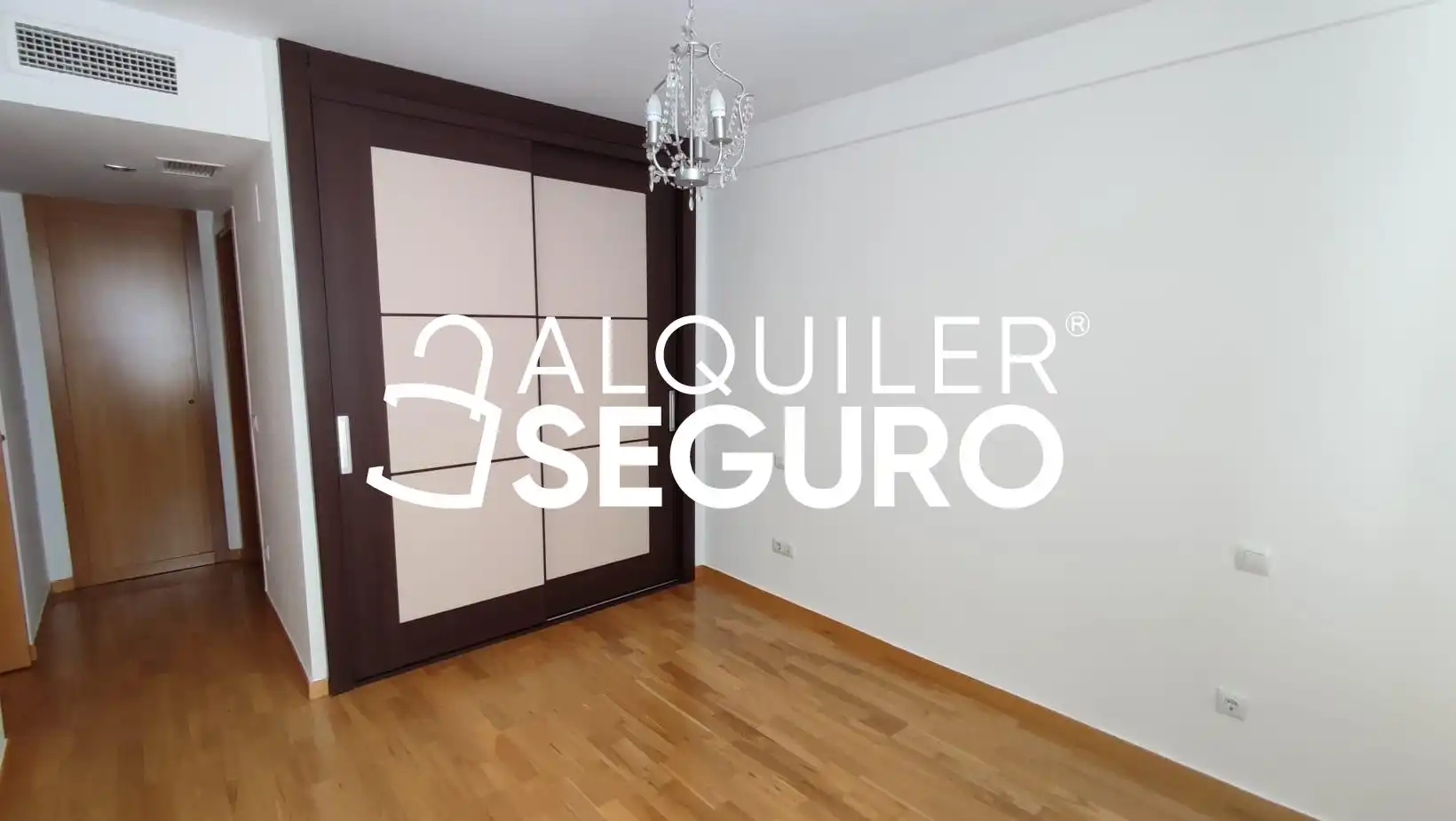 Bedroom of Flat for rent in Madrid  with Air Conditioner, Heating and Terrace