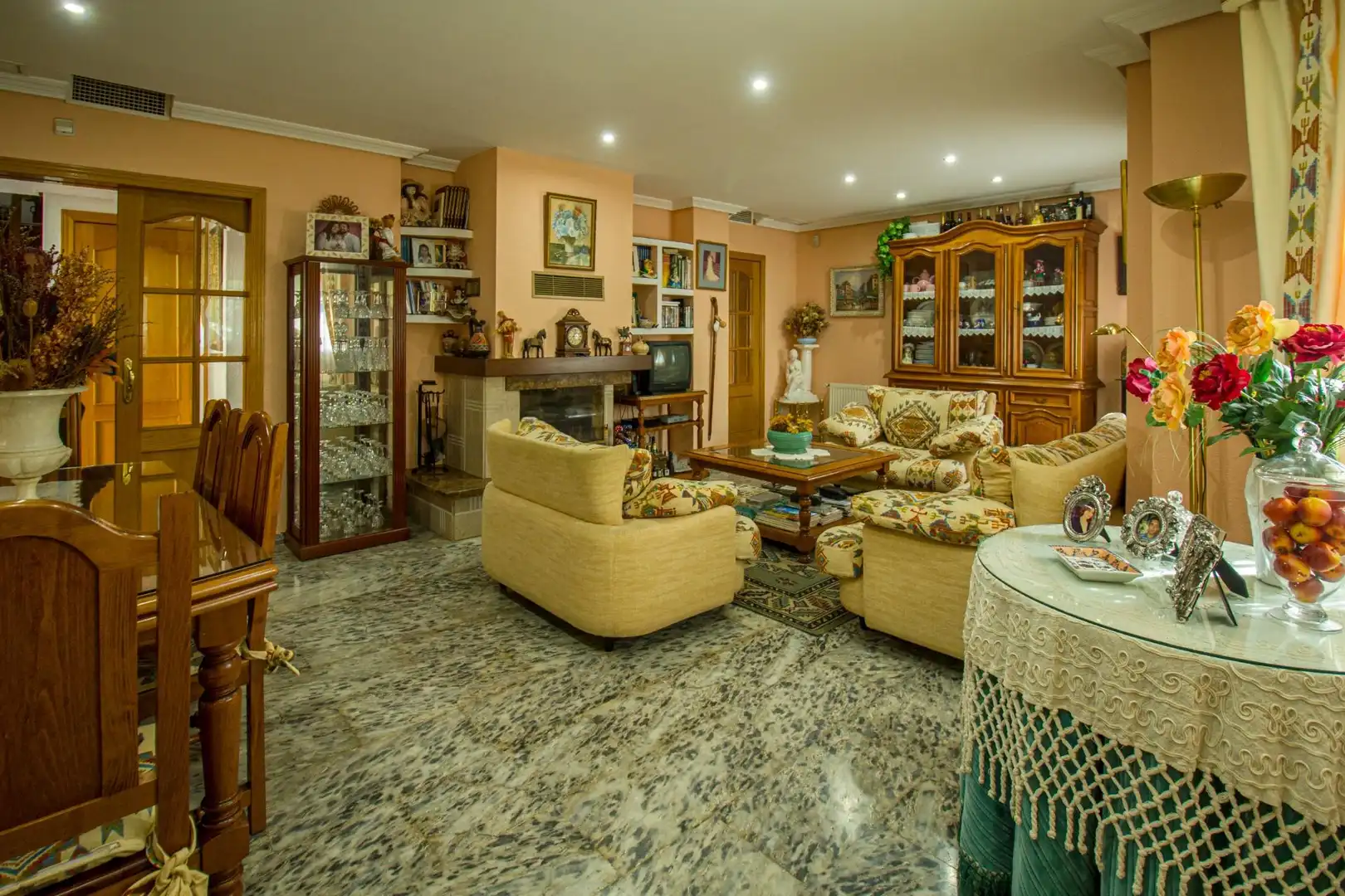 Sala d'estar de Casa o xalet en venda en Badajoz amb Aire condicionat, Jardí privat i Terrassa