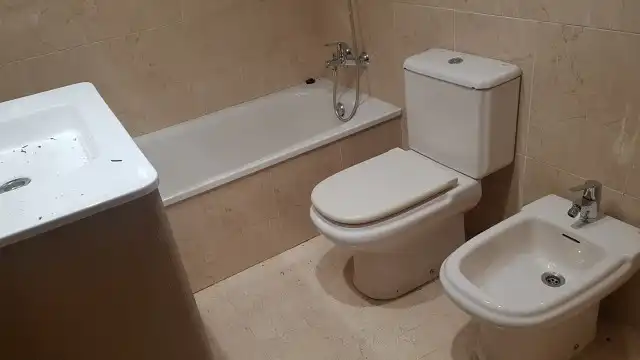 Bany de Pis de lloguer en Mislata amb Aire condicionat, Terrassa i Traster