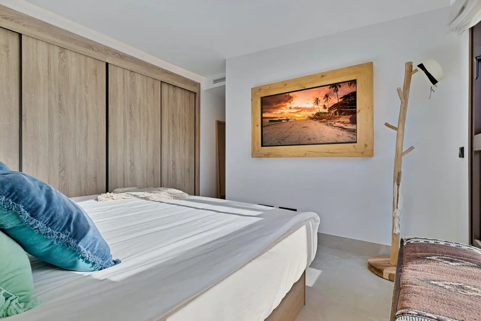 Bedroom of Attic for sale in Istán  with Air Conditioner, Private garden and Terrace