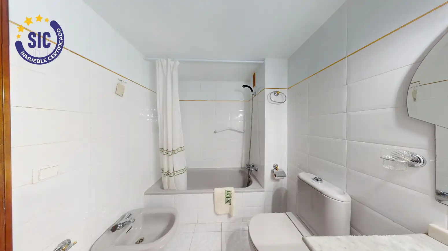 Baño de Piso en venta en Valencia con Calefacción y Amueblado