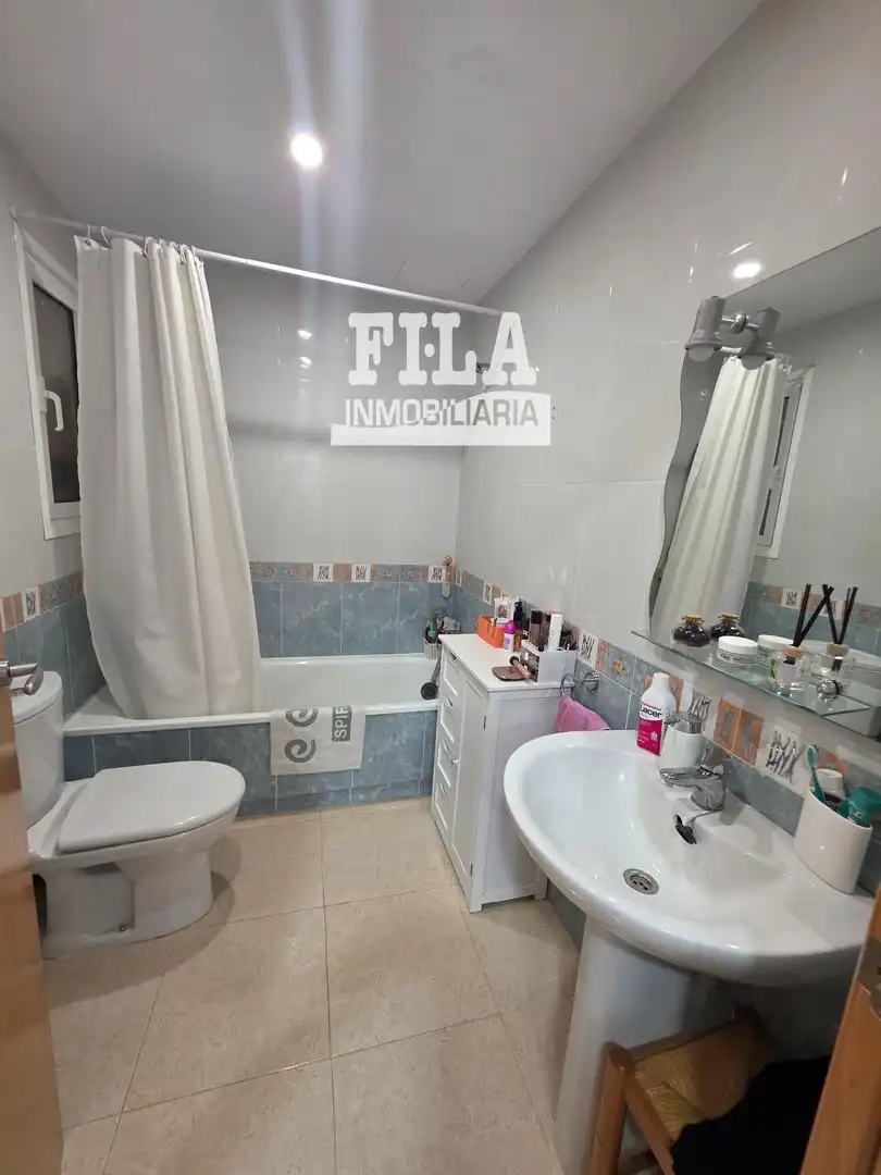 Habitación de Piso en venta en La Pobla de Montornès   con Calefacción y Terraza