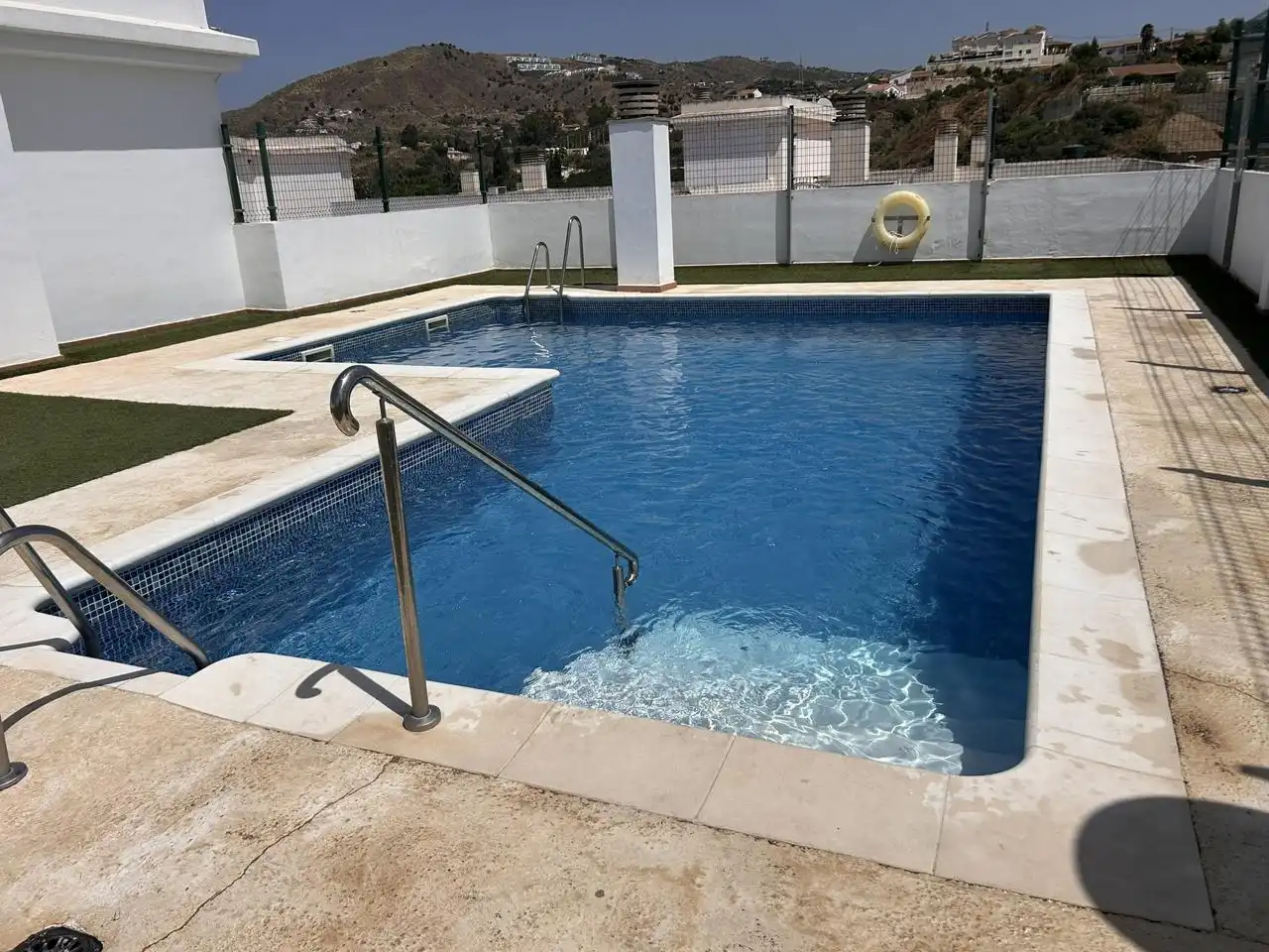 Piscina de Planta baixa de lloguer en Rincón de la Victoria amb Parquet, Terrassa i Moblat