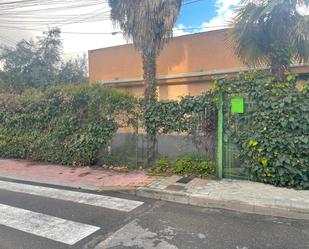 Exterior view of Single-family semi-detached for sale in  Madrid Capital  with Air Conditioner, Heating and Private garden