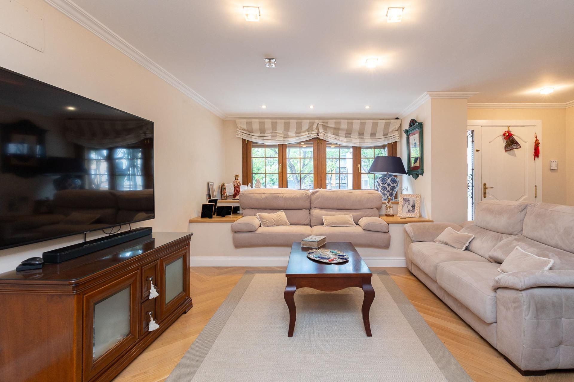 Living room of House or chalet for sale in Aldaia  with Air Conditioner, Heating and Private garden