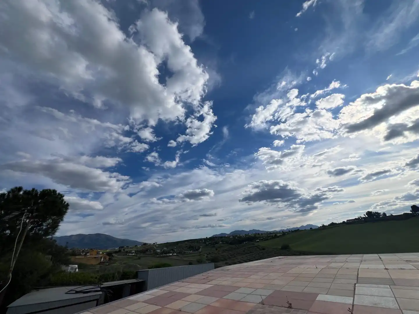 Vista exterior de Casa o xalet en venda en Cártama amb Aire condicionat, Calefacció i Jardí privat
