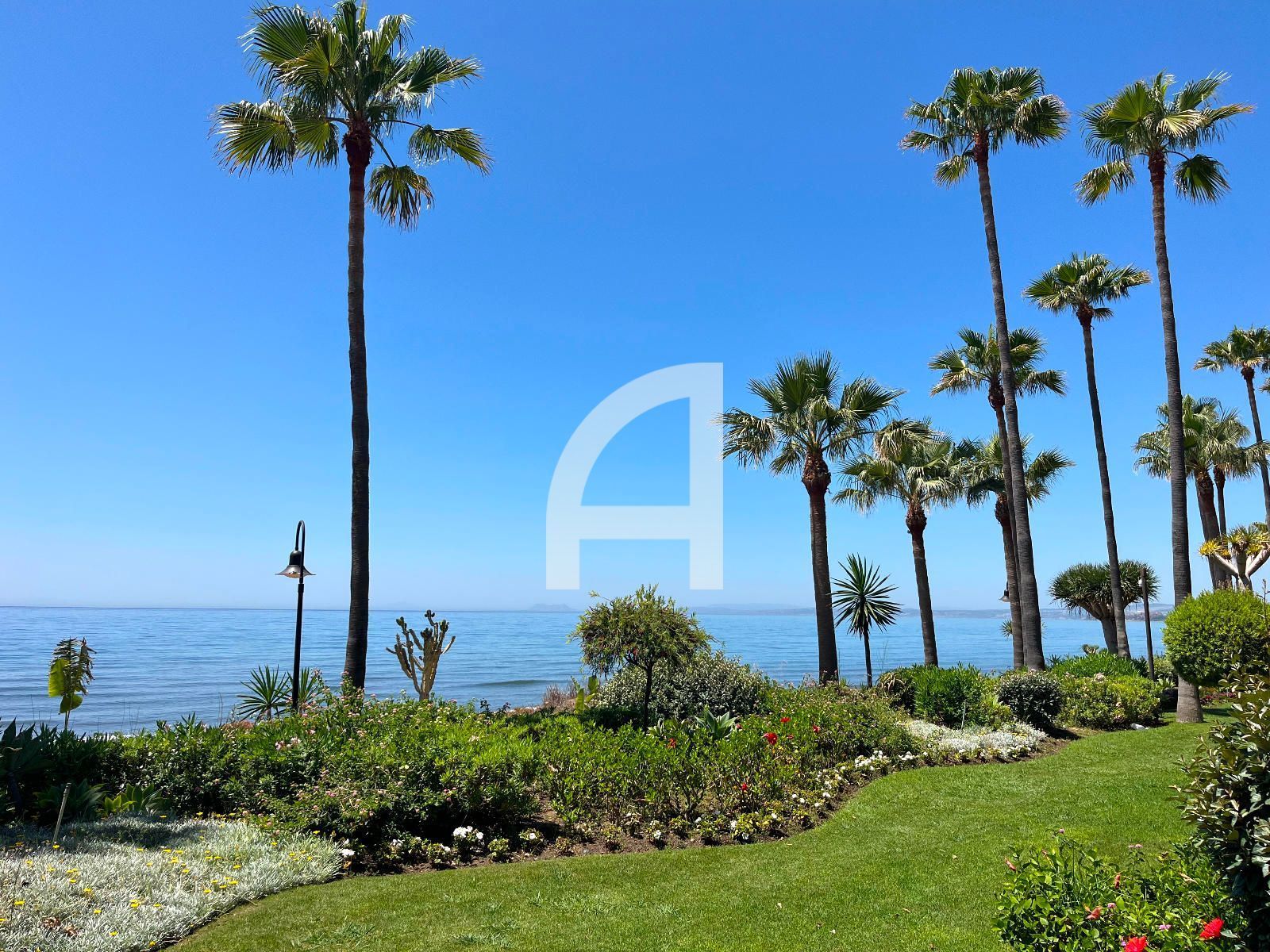 Garden of Flat for sale in Estepona  with Air Conditioner, Heating and Terrace