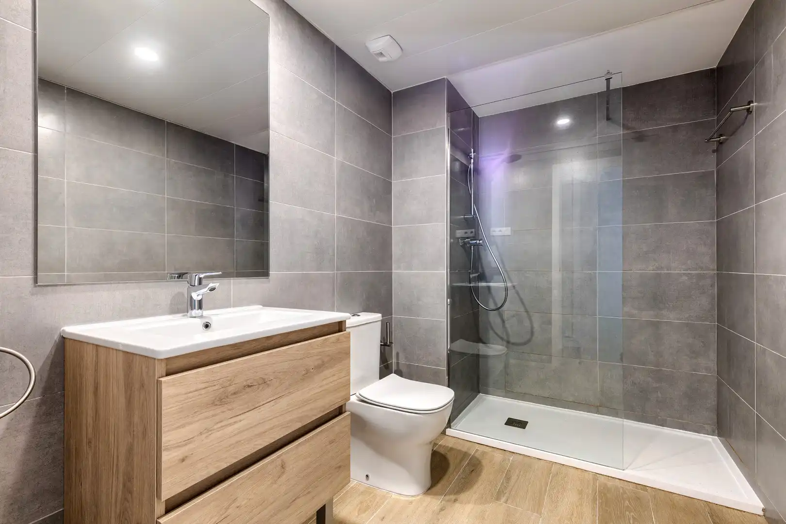 Baño de Dúplex en venta en Madrid con Aire acondicionado, Calefacción y Terraza