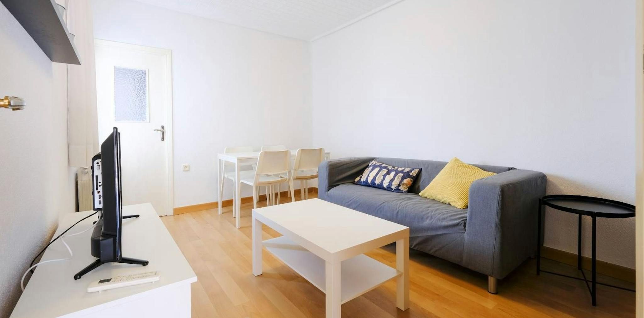 Living room of Flat to rent in  Madrid Capital  with Heating, Furnished and Washing machine