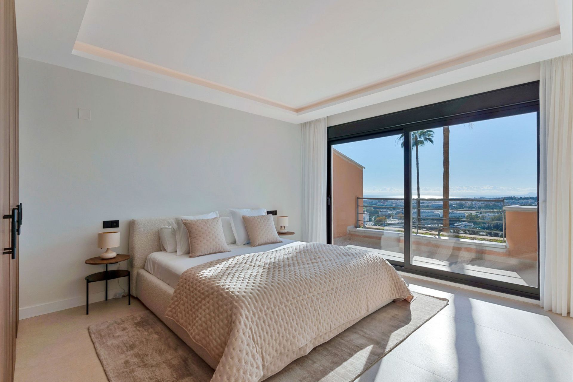 Schlafzimmer von Wohnungen zum Verkauf in Marbella mit Klimaanlage, Terrasse und Schwimmbad