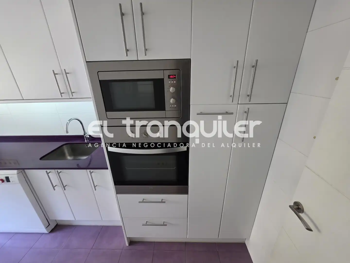 Kitchen of Flat for rent in Madrid  with Air Conditioner, Furnished and Washing machine