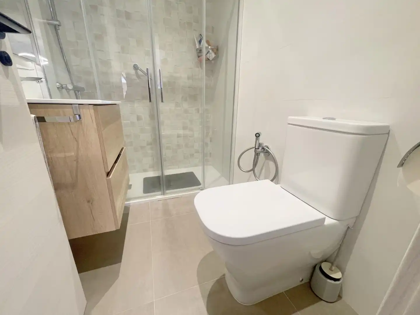 Bathroom of Flat for sale in Bilbao   with Heating, Terrace and Storage room