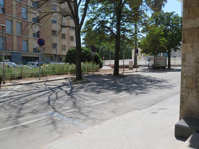 Local comercial en Alquiler en Plaça de Josep Freixa i Argemí en Ca n'Aurell