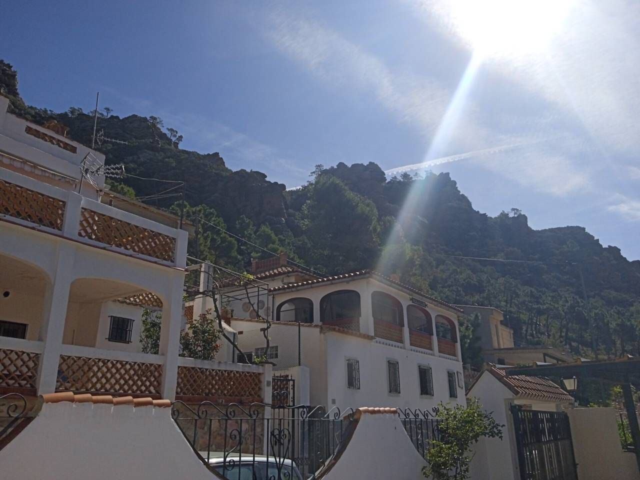 Vista exterior de Casa o xalet en venda en Gátova amb Aire condicionat, Calefacció i Jardí privat