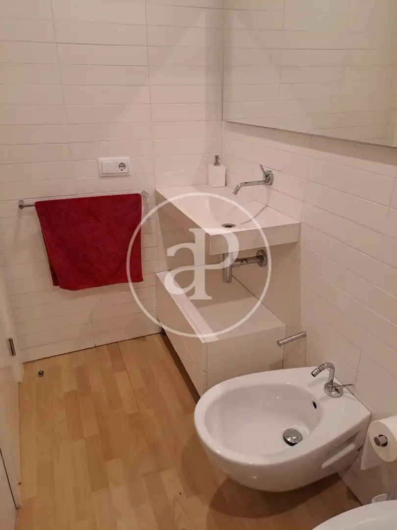 Bany de Pis de lloguer en Valencia amb Aire condicionat, Calefacció i Terrassa