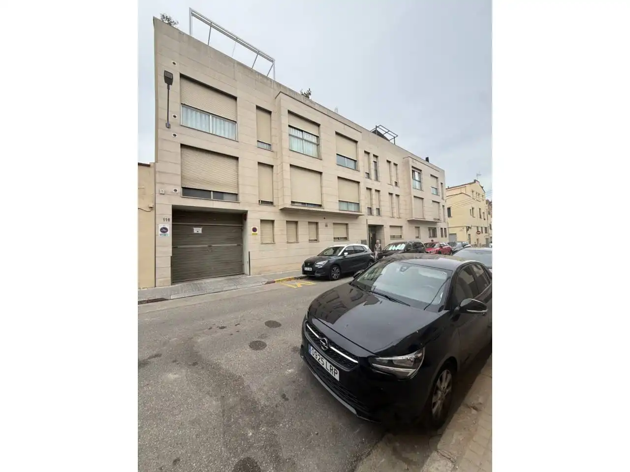 Außenansicht von Wohnung zum Verkauf in Sabadell mit Klimaanlage, Heizung und Parkett